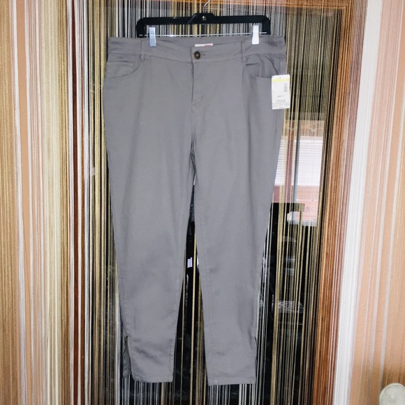 HOST 🌟PICK 👖Bongo ankle jeans 👖 - Picture 2 of 7